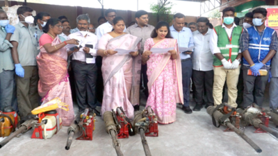 Chennai mayor takes mosquito eradication oath
