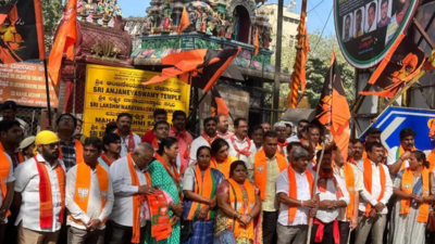 Hanuman flag row: CM Siddaramaiah says Godse''s "descendants" are disturbing peace