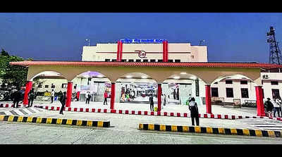 With grand illumination, Nashik Road rly station gets a facelift