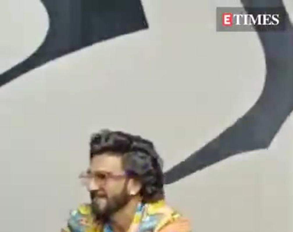 
Ranveer Singh's JORDAAR entry at Jayeshbhai Jordaar trailer launch | #Shorts #RanveerSingh
