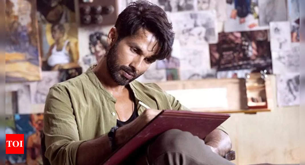 Shahid Kapoor on Taking a Risk with ‘Farzi’ in the OTT Space |