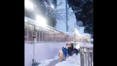 Fresh snowfall at Vaishno Devi shrine, rains in Jammu