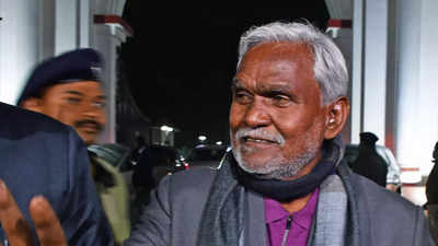 'Raj Bhavan should wake up from its slumber,' says Champai Soren as he waits for Jharkhand governor's invite to form new government