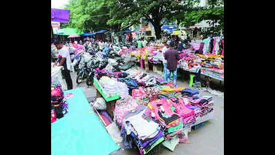 Consider pleas for street vendor licences: Court