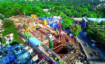 Tunnel Boring Machine: Tunnel Boring Machine Halfway Below Adyar River ...