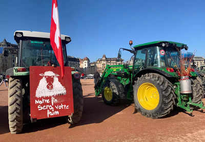 Swiss farmers protest against low produce prices