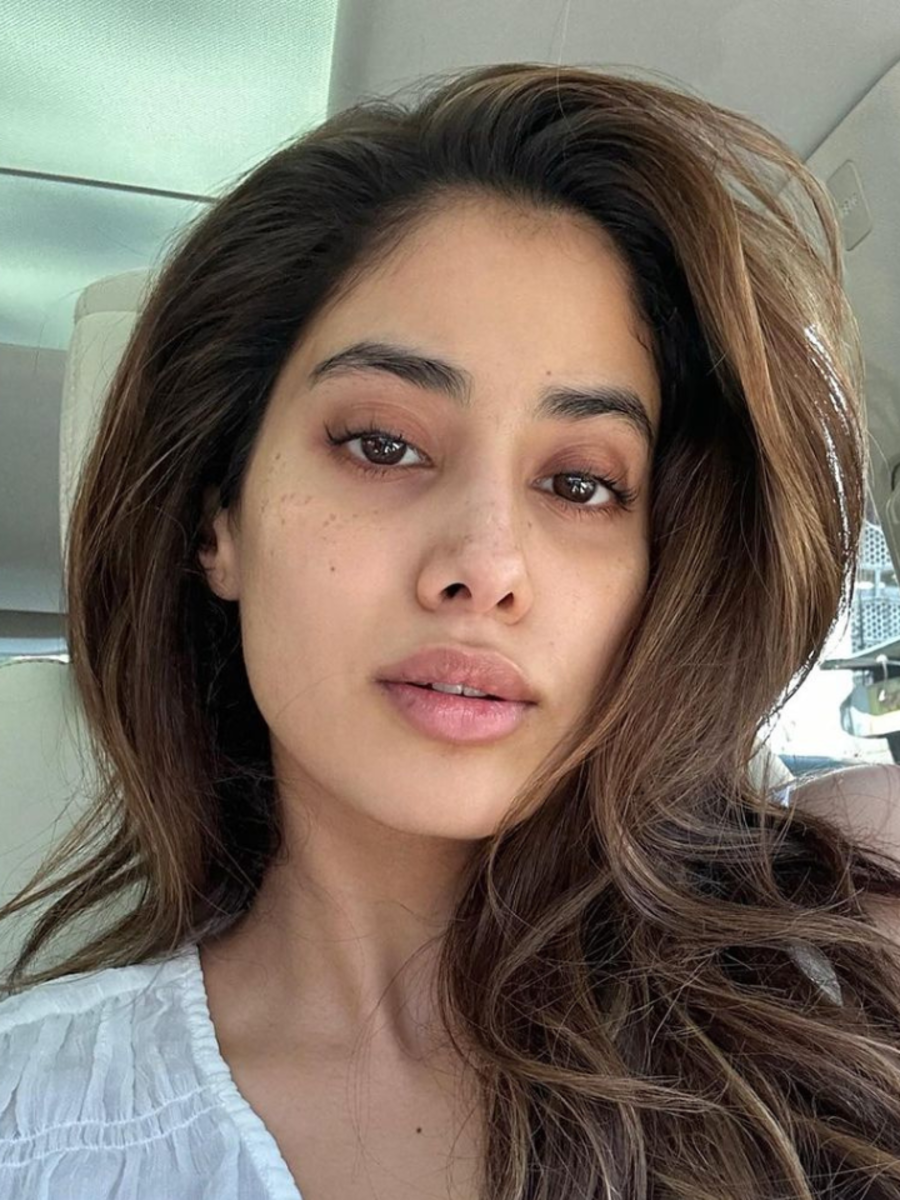 bare faced selfies of bollywood divas janhvi kapoor katrina kaif ...