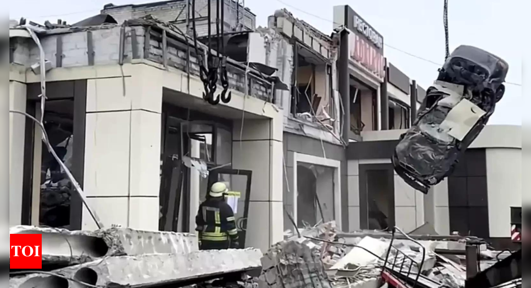 Bakery attack in Lisichansk, eastern Ukraine kills 28