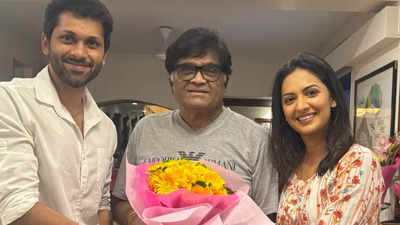 Aggabai Sasubai's on-screen couple Tejashri Pradhan and Ashutosh Patki meet and wish veteran actor Ashok Saraf as he conferred with Maharashtra Bhushan award