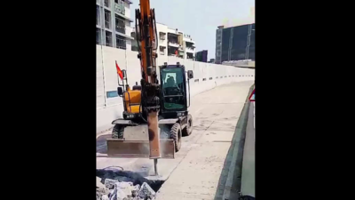 New Andheri flyover already being repaired