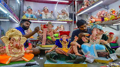 Idol sculptors carve diverse Ganeshas for upcoming Maghi festival