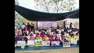 130 families evicted from Silsako Beel stage protest