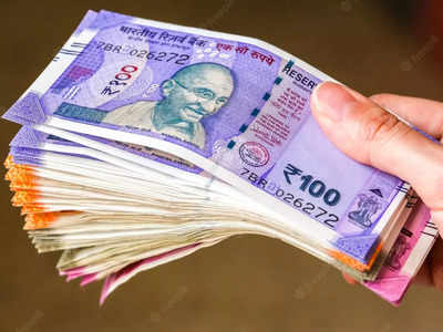 Rupee turns flat at 83.03 against US dollar in early trade