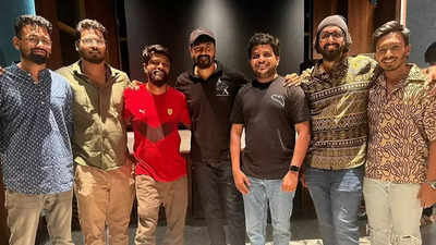 Sivakarthikeyan's 'Ayalaan' team celebrates the film's success; the chief guest might surprise you