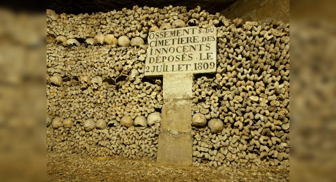 Haunted history: Bone-chilling facts about the Catacombs in Paris ...