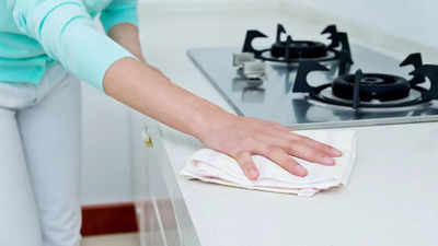 8 Interesting ways to use lemon peels for kitchen cleaning