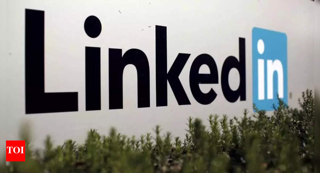 LinkedIn rolls out new AI-powered messaging tool, says aimed to help 85% professionals looking to change jobs