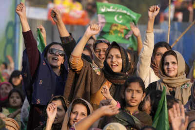 Pakistan's election: Who's running, what's the mood and will anything change?