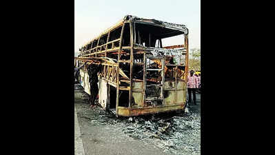 22 escape unhurt as bus catches fire