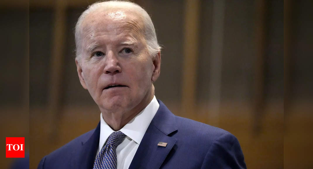 Joe Biden says Putin on ‘balls of his heels’ as Ukraine aid dries up