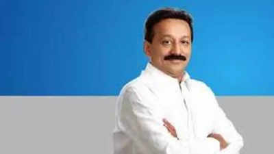 Mumbai: Former Congress minister Baba Siddique resigns from Congress