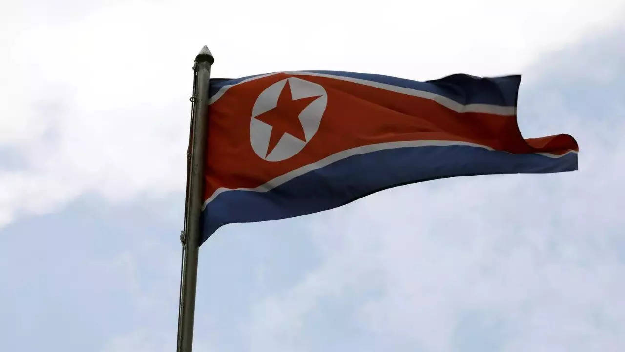 북한이 남한과의 모든 형태의 경제협력을 취소했다.
