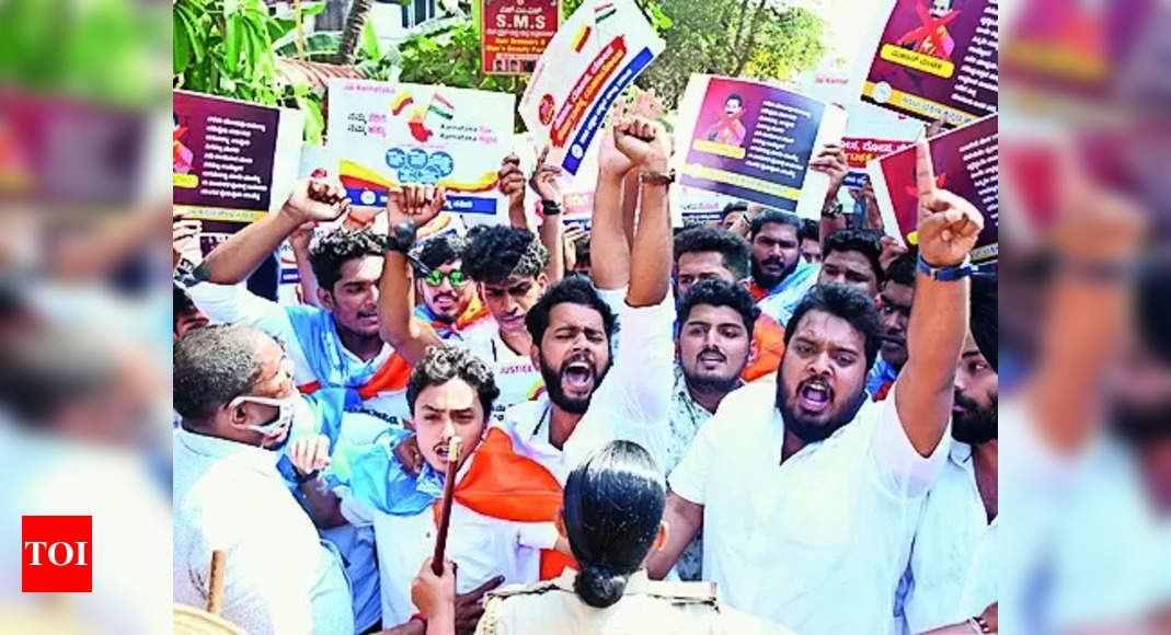 Nsui Nsui Protest At Bjp Mp Kateels House In Mangaluru Mangaluru News Times Of India 7358