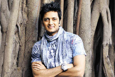 I’m too much in love with Genelia: Riteish Deshmukh