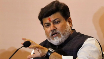 Shiv Sena MLA defends CM Shinde, terms Borivali firing incident as inter-party 'gangwar'