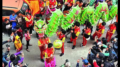 Kolkata ushers in Chinese New Year with music and dragon dance