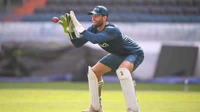 Dhoni had quick hands, but Foakes has quickest hands in the game: Alec Stewart