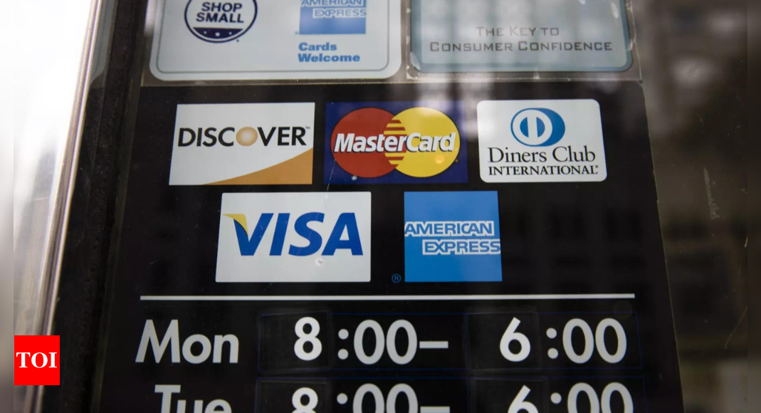 Emerging bank card debt alerts hassle for reduce and middle-income American citizens newsfragment