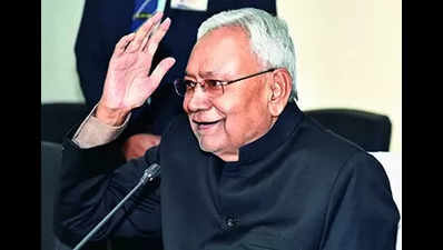 Both camps corral MLAs, Nitish set to win trust vote