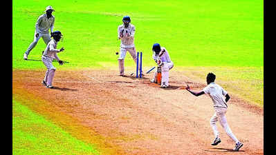 Karnataka on pole despite 2nd-innings collapse