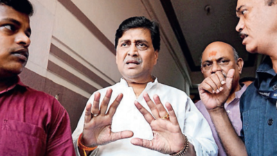 Ashok Chavan met Mallikarjun Kharge, spoke to Sonia Gandhi before resigning from Congress