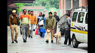 Bomb hoax in S Delhi school, classes on Tuesday called off
