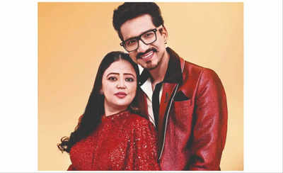 #Valentinesday!We’ve spent many days watching the sun set and rise at Marine Drive: Bharti Singh and Haarsh Limbachiyaa
