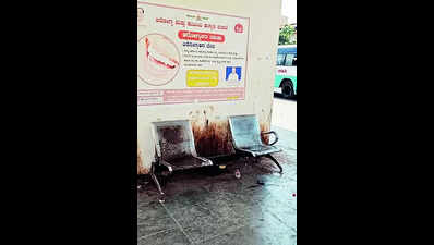 Untended, Smart City bus stand in Belagavi turns a haven for miscreants
