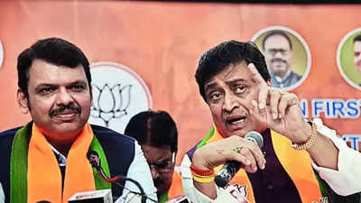 How can Ashok Chavan, ‘who stole the flats of Kargil martyrs in the Adarsh housing society become a ‘chowkidar’? Asks Saamna