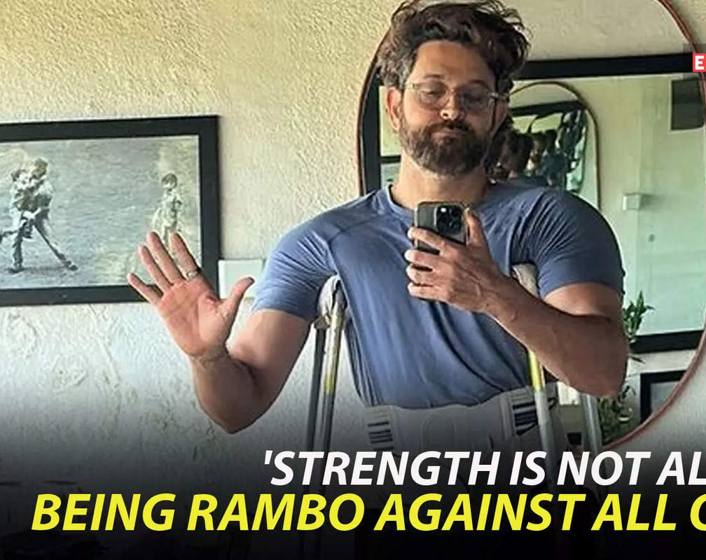 
Hrithik Roshan shares mirror selfie with crutches, leaving fans worried about the 'Fighter' actor's health
