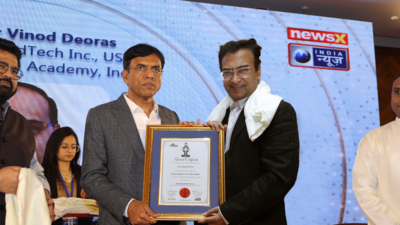 Acclaimed neurologist Dr. Praveen Gupta awarded by the union health minister
