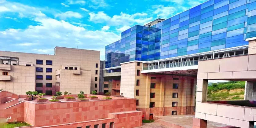 From mid-level managers to visionary leaders: How IIM Udaipur's Senior Management programme is setting new standards for excellence