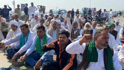 Lathicharge fallout: Farmers block national highways, made toll plazas free in Haryana