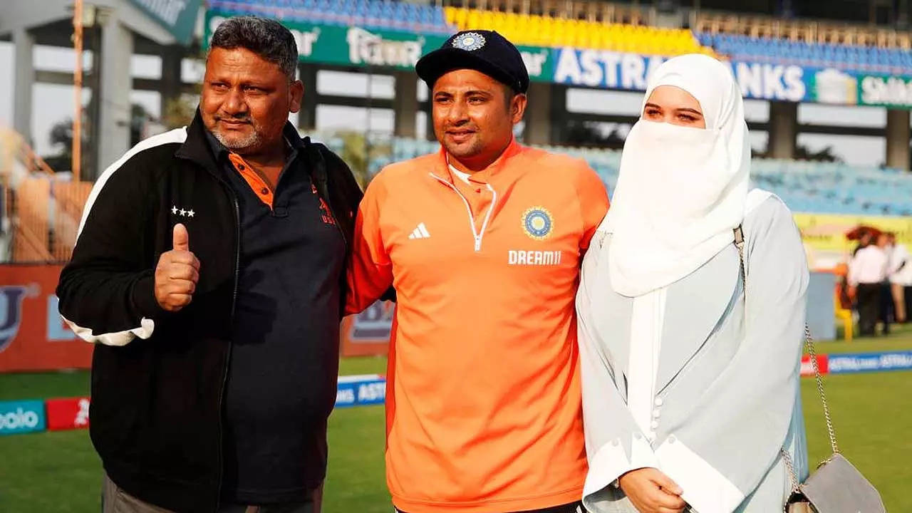 Anand Mahindra's gift to Sarfaraz Khan's father Naushad Khan |  Cricket News
