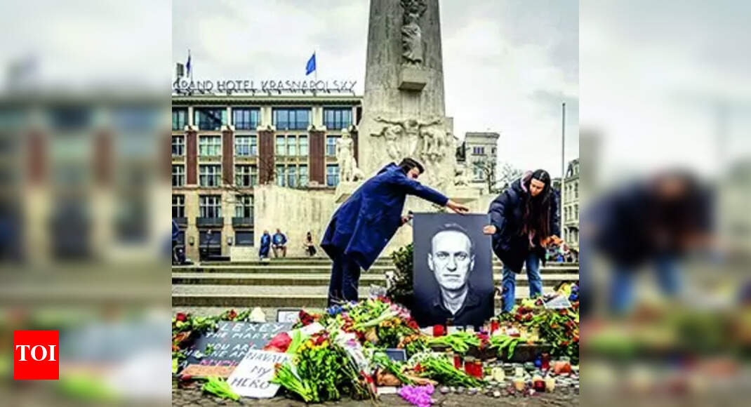 Navalny's 'killers' refusing to hand over body, allies say - Times of India