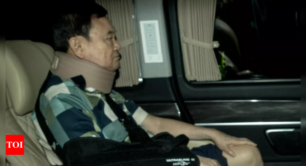L'ancien Premier ministre thaïlandais Thaksin rentre de l'hôpital de la police