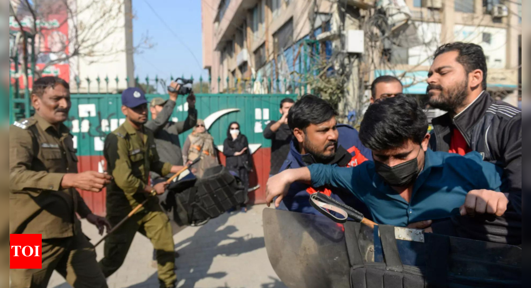 Imran Khan’s Supporters Clash with Police over Pakistan Polls Rigging Allegations | World News