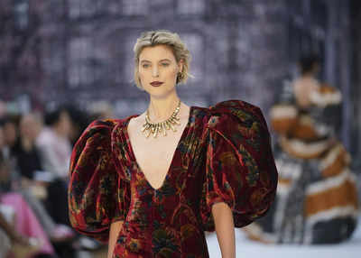 Greece irked by London Fashion Week at British Museum