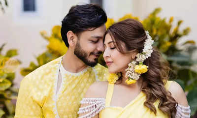 Sonarika Bhadoria and Vikas Parashar shine in yellow outfits; pictures from their Haldi ceremony