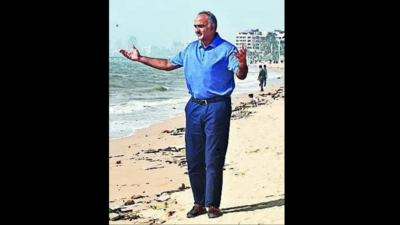 Veteran cricketer's pit stop in city for a beach day out